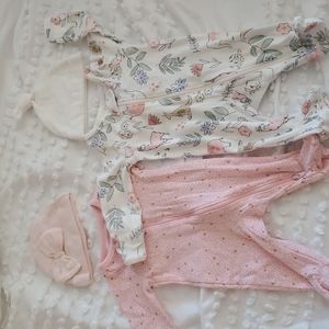 Newborn girl pijamas and hat sets